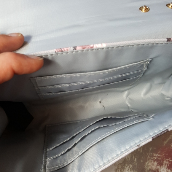 GUESS purple floral clutch/crossbody - Picture 7 of 9